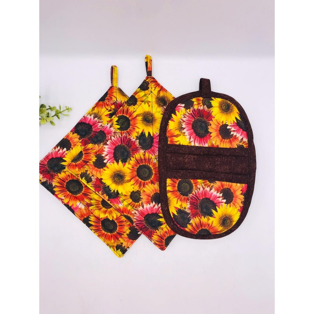 3 Piece Set, Finger Hotpad and 2 Square Potholders, Sunflowers Baking Gift Set